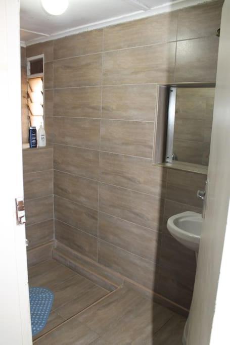 Ibex Hill Apartment- Power Backup Лусака Екстериор снимка