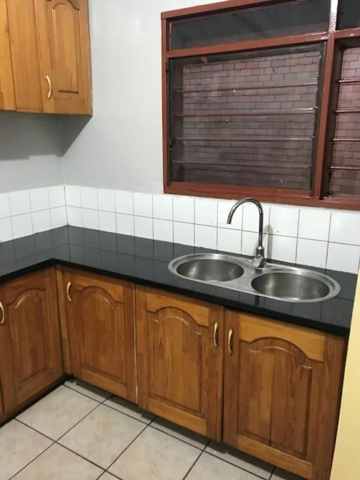 Ibex Hill Apartment- Power Backup Лусака Екстериор снимка